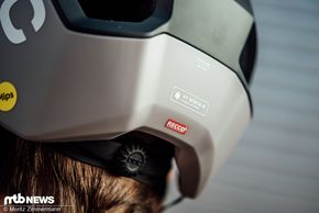 Über den integrierten Recco-Reflektor verfügen alle Versionen des Kortals