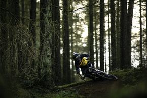Da der alte Vertrag mit Madison/Saracen auslief, hat Danny über Fox den Kontakt zum Cube-Teamchef Matthias Ascherl bekommen.