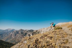 pyrenees-orientales-altitude-adventures-mtb-outsideisfree-panorama-trail