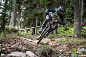 Mit Dynamik um die Kurve im Schöneben-Trail