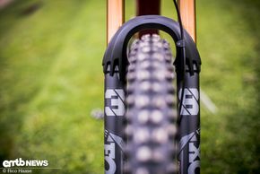 Dick und steif! Die Fox 38 ist aktuell für viele Hersteller ein Novum an 160-mm-Fullys