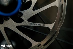 Eine 180 mm Bremsscheibe an einem 29"-Downhill-Bike?