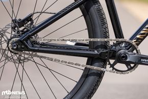 Der unauffällige Singlespeed-Antrieb wird mit einer Race Face Aeffect-Kurbel komplettiert.
