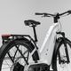 Der stabile Heckträger integriert Rücklicht und Radar-Sensor – ein Novum im E-Bike-Segment.