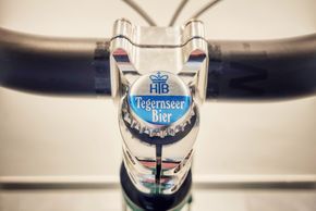 ... wird durch eine schicke Ahead-Cap ergänzt
