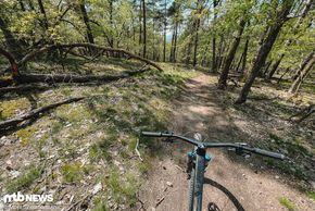 Keine Zeit für Actionfotos! Auf der Testrunde waren wir vor allem damit beschäftigt, möglichst schnell bergauf und bergab unsere Hometrails unter die Stollen zu nehmen.