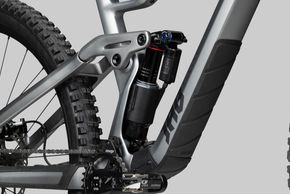 Je nach Modell wird entweder eher auf SRAM/RockShox wie beim Jab 9.0 ...