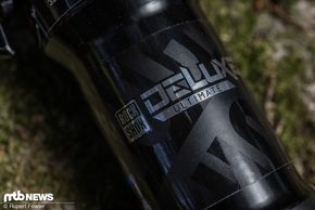 Neue Decals und analog zu den Federgabeln wird ein  neues Dämpfungsöl verwendet: RockShox setzt auch hier auf Maxima Plush