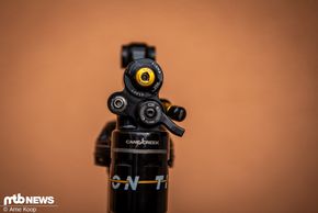 Neben der Federhärte können auch Lowspeed und Highspeed-Druckstufe sowie der Rebound extern eingestellt werden.