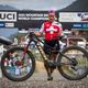 Die Weltmeisterin mit ihrem Bike