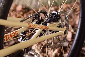 Verzögert wird mit Magura MT Trail Bremsen