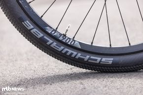 Als einziges Bike im Test hat das Trickshot die Schwalbe Billy Bonkers verbaut