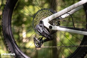 Natürlich darf dann die SRAM Transmission nicht fehlen – in X0-Version versteht sich (mit GX Kassette).