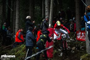 Jack Menzies hat unterwegs sogar Zeit für einen No-Foot.