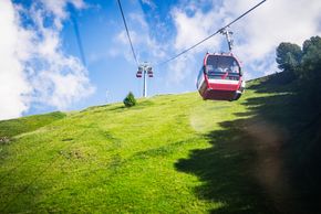 43 - Die ersten 1000 hm hievt uns uns die Scuoler Gondelbahn auf den Berg  - Foto (c) Max Schumann jpg