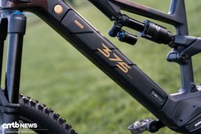 Der IPU375 QR CARBON-Akku bietet 375 Wh Kapazität ...