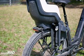 Massiver Canyon-Gepäckträger kompatibel mit Ortlieb QL3.1 und MIK HD System für sichere Transportmöglichkeiten.