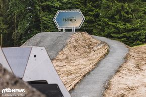 Für die Anfahrt zum „Fun Jump“ (vorheriges Bild der Sprung rechts) kann man hier gemütlich hochpedalieren.