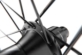 DTSwiss F 1900 Product Detail Spokes 1920px