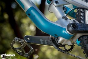 Ab jetzt geschraubter anstatt geklebter Unterfahrschutz