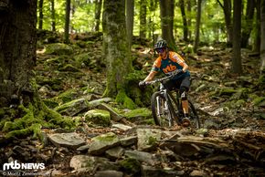 Wir haben das 27,5" Enduro-Bike aus Großbritannien im Spätsommer auf unsere Hometrails entführt.
