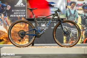 Am Bulls-Stand auf der Eurobike 2024 feierte die Rennfeile Premiere.