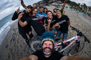 Ihr Canyon-Rennteam hat Ines während der Schwangerschaft weiter unterstützt.