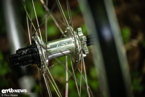 Wahlweise sind die Laufräder mit der Industry Nine 1/1 Naben oder den Crankbrothers Ratchets zu haben.