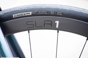 Die Giant SLR 1 Laufräder erwiesen sich trotz leichtem Aero-Profil als kaum Seitenwind empfindlich.