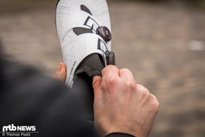Eine besonders flexible Schuhlasche soll den Ein- und Ausstieg in den Tempr CFR-Schuh vereinfachen.