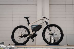 BMW zeigt auf der Eurobike ein High-Speed-Pedelec-Konzept, das bis zu 60 km/h und 300 km Reichweite möglich machen soll.