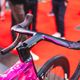 …am nicht ganz so flächigen Carboncockpit zum RCR-F.