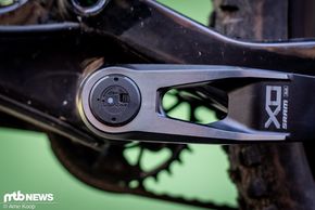 Power Meter für alle! Die neuen SRAM-Gruppen sind allesamt kompatibel mit Wattmessern. Bei X0 und XX geschieht dies einseitig auf der Nicht-Antriebsseite mit einer Genauigkeit von ±3 %.
