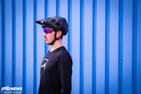 Durch einen Anteil von 70 % Merinowolle soll das Trikot über eine hervorragende Temperaturregulierung sowie eine ausgezeichnete geruchshemmende Wirkung verfügen.