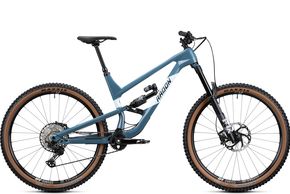 Das Radon Swoop 10.0 bringt 14,85 kg auf die Waage und ist für einen Preis von 3.999 € erhältlich.