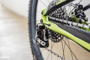 ... ist das Merida wirklich fast komplett geräuschlos unterwegs.