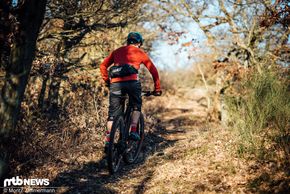 Bergauf und in flachen Passagen lässt sich das NS Bikes Eccentric dank ausgewogener Geometrie und Reifen mit geringem Rollwiderstand schnell auf Geschwindigkeit bringen.