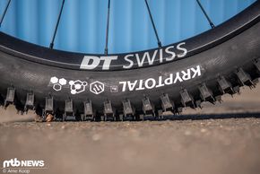 Die Continental Kryptotal-Reifen sollen den perfekten Grip bei jedweder Wetterlage bieten.