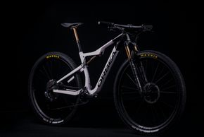 Zur Auswahl steht das Orbea Oiz OMX XC