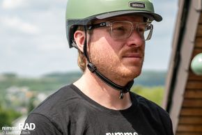 Wie wirksam der Sonnenschutz des vergleichsweise kleinen Schirms sein kann, ist hier besonders gut zu sehen.