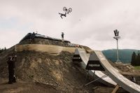 Swatch Nines MTB 2025: Erik Fedko springt Double Backflip Nohander to Barspin
