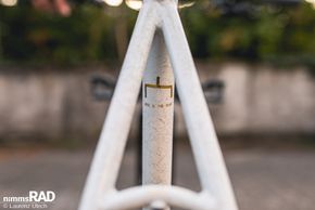 Und kleine feine Details sind am Hobo Stahlrahmen zu finden.