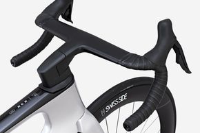 Auch das Cockpit ist selbstverständlich aero-optimiert