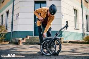Die T Line ist das weltweit erste Fahrrad mit einer stahl-verstärkten Sattelstütze aus Carbon.