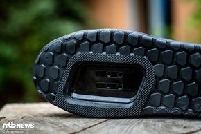 Für die Verwendung von Shimano SPD-Cleats könnte der Cleat-Kanal noch einen Millimeter tiefer ausfallen