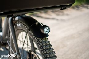 Eine Kombination, die sich eher zum Bikepacking eignet als für den gefährlichen Stadtverkehr.