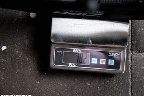 …sowie Hinterrad mit 782 g auf der Waage – macht: 1536 g.