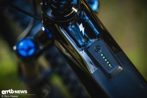 Unter Strom steht auch das Oberrohr dank Fazua LED-Hub
