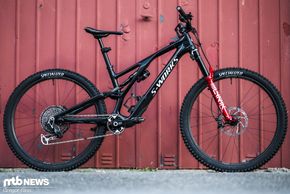 Als Teileträger hat uns ein Specialized Stumpjumper Evo-Trailbike mit 160/150 mm Federweg gedient.