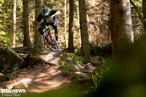 Auf dem High-Pivot-Bike aus Cumberland lernt man den Begriff „Balanced“ erst richtig kennen